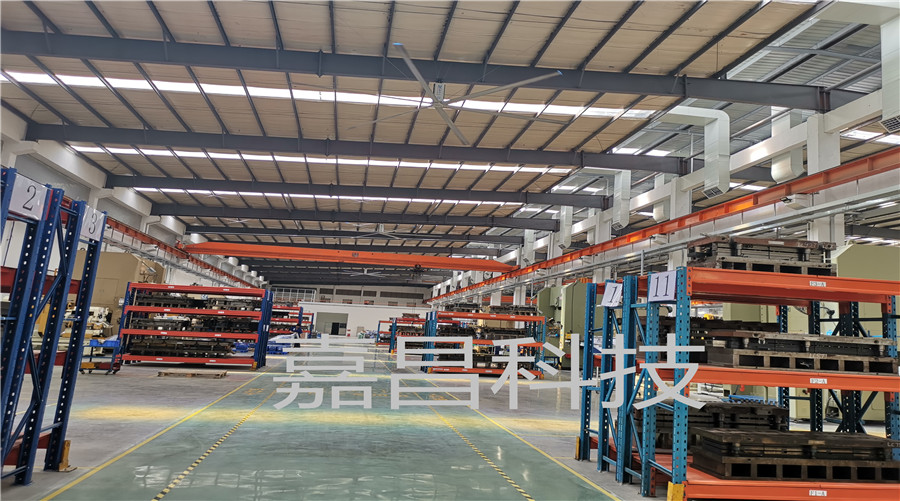 廣州物料倉庫扇機(jī)組合通風(fēng)降溫靚麗工程案例